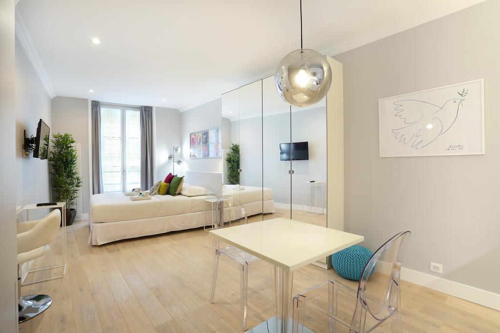 Rent A Room - Residence Blanche ปารีส ภายนอก รูปภาพ