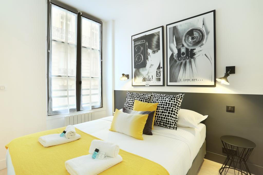 Rent A Room - Residence Blanche ปารีส ภายนอก รูปภาพ