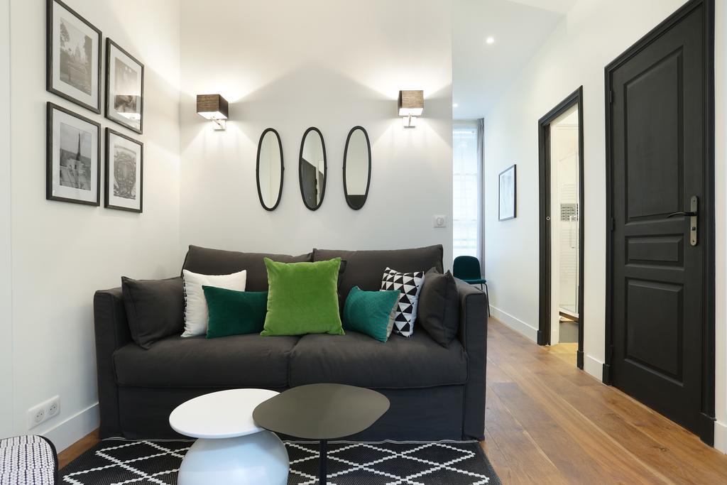 Rent A Room - Residence Blanche ปารีส ภายนอก รูปภาพ