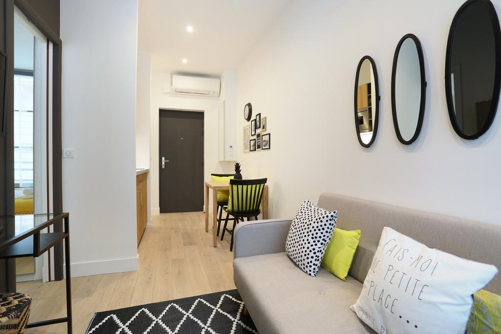 Rent A Room - Residence Blanche ปารีส ภายนอก รูปภาพ