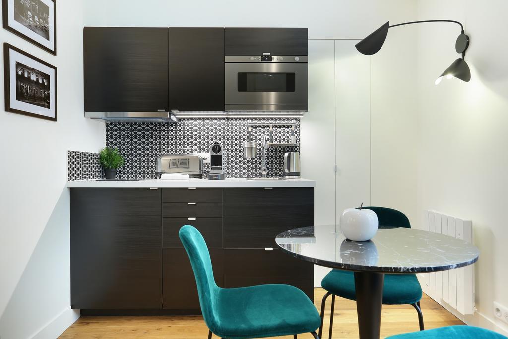 Rent A Room - Residence Blanche ปารีส ภายนอก รูปภาพ