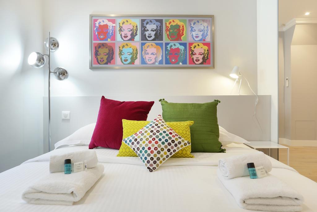 Rent A Room - Residence Blanche ปารีส ภายนอก รูปภาพ
