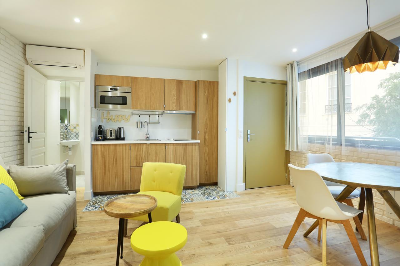 Rent A Room - Residence Blanche ปารีส ภายนอก รูปภาพ