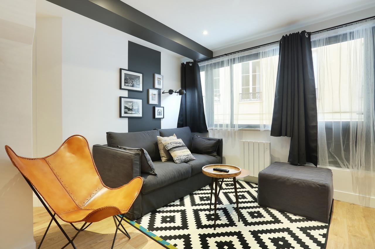 Rent A Room - Residence Blanche ปารีส ภายนอก รูปภาพ
