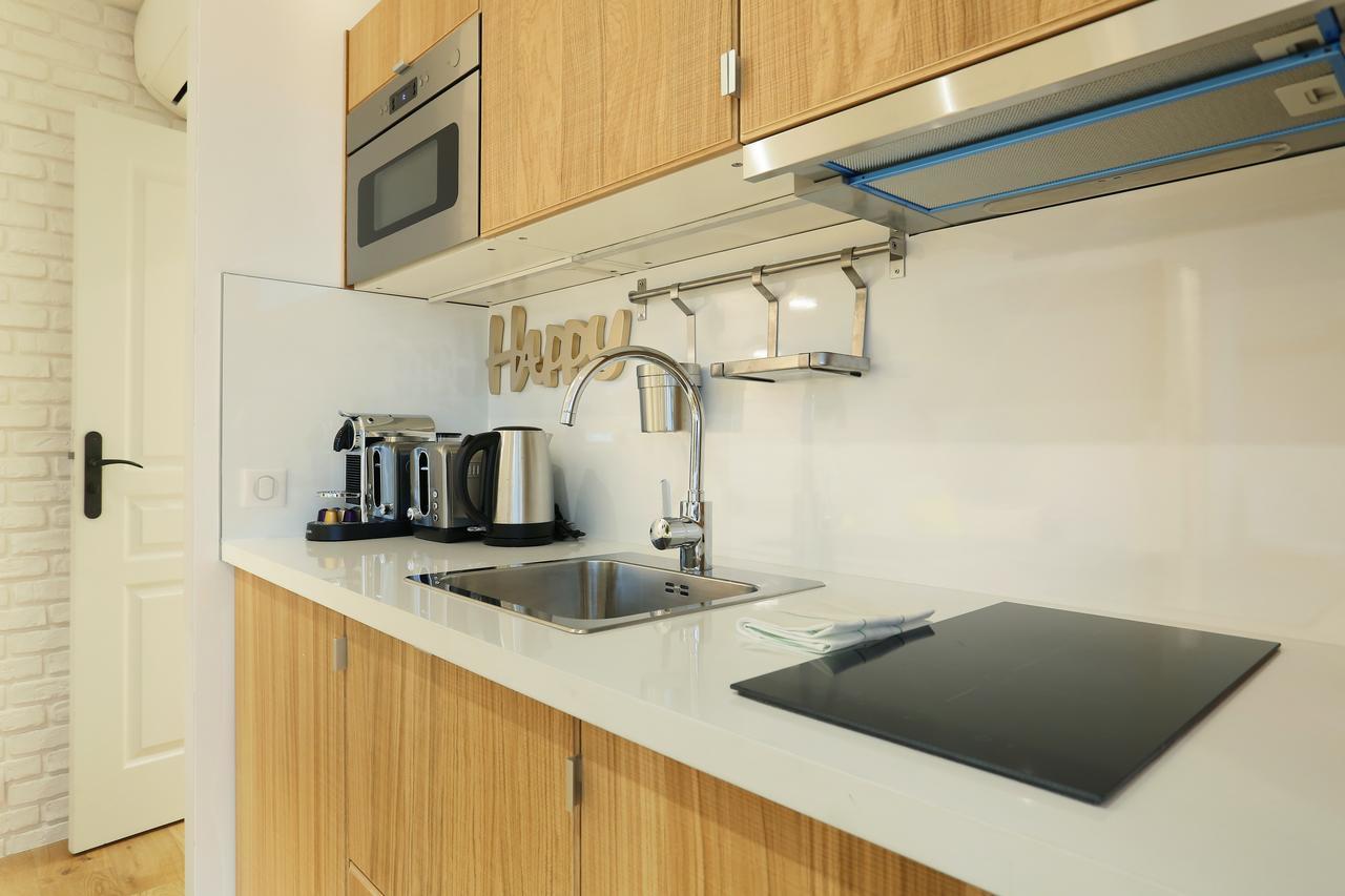 Rent A Room - Residence Blanche ปารีส ภายนอก รูปภาพ