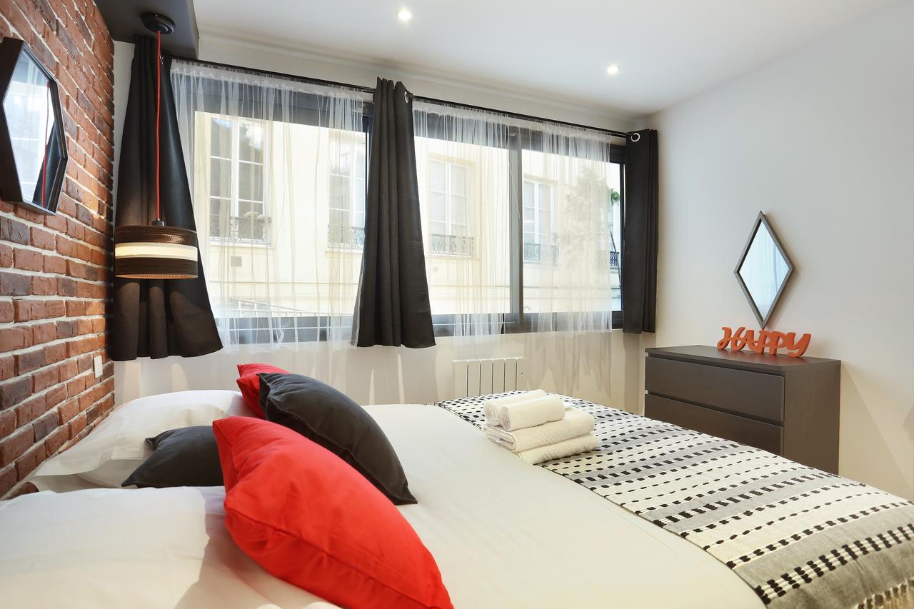 Rent A Room - Residence Blanche ปารีส ภายนอก รูปภาพ